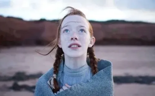 Amybeth McNulty