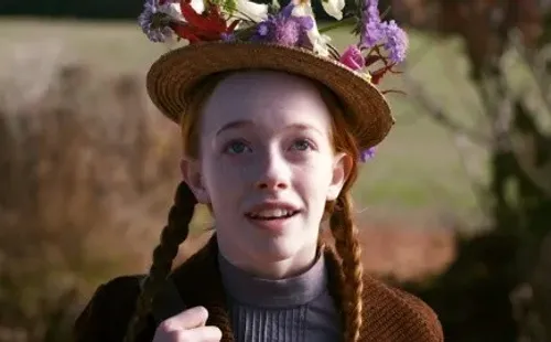 Amybeth McNulty