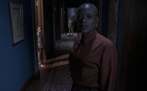 Una de las oscuras y tenebrosas escenas de Bly Manor.