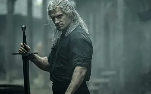 Henry Cavill en su papel de hechicero. Foto: (IMDB)