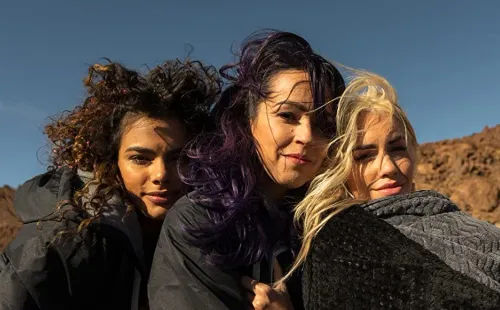 Lali Espósito, Yany Prado y Verónica Sánchez en el desierto. Foto: (IMDB)