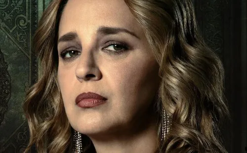 Claudia Ramírez se encargará de encubrir a los Lazcano. Foto: (Netflix)