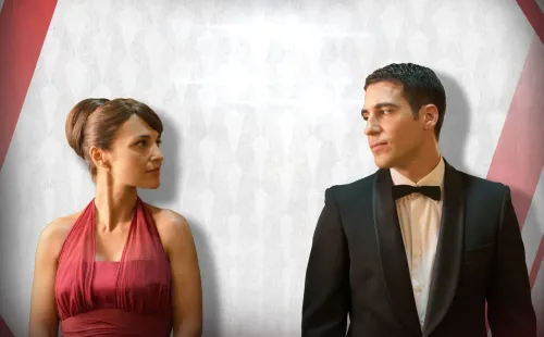 Paula Echevarría y Miguel Ángel Silvestre son los protagonistas de esta historia. Foto: (IMDB)