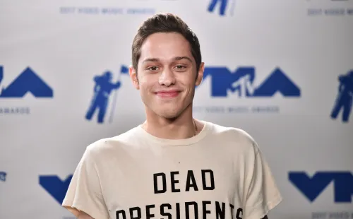 Pete Davidson sería el dueño del corazón de Phoebe Dynevor. Foto: (Getty)