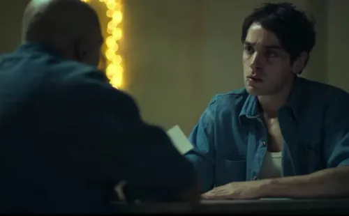 Álex Guzmán al momento en el que entró en la cárcel. Foto: (Netflix)