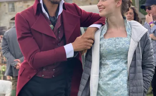 Phoebe Dynevor y Regé - Jean Page son los favoritos de la serie. Foto: (Netflix)