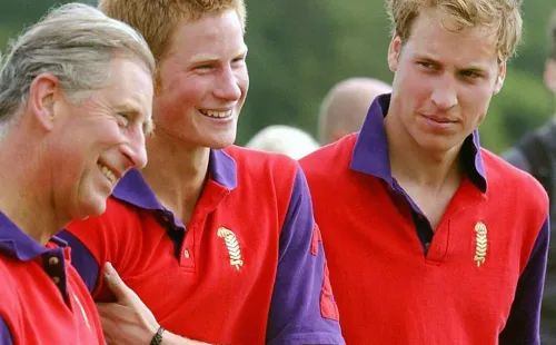 Los Príncipes Guillermo y Harry con su padre, Carlos de Gales. Foto: (Clarence House)