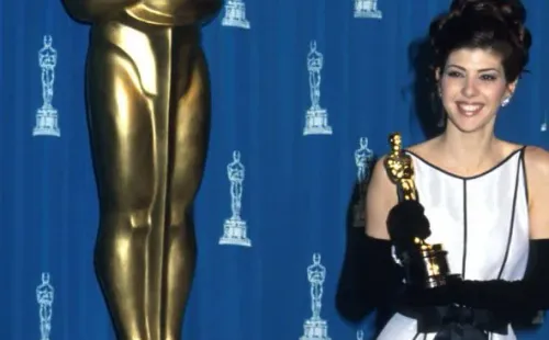 Marisa Tomei con el Óscar ganado en 1993. Foto: (Getty)