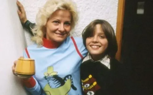 Luis Miguel y su madre.
