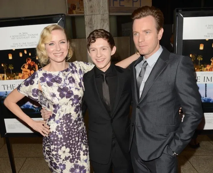 Naomi Watts, Tom Holland y Ewan McGregor