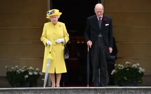 Felipe de Edimburgo e Isabel II estaban evidentemente molestos con Peter Morgan. Foto: (Getty)