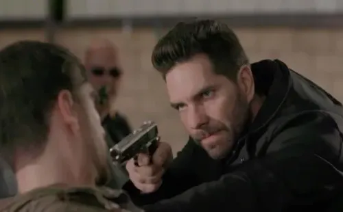 Arap Bethke en su papel de John Lucio. Foto: (Netflix)