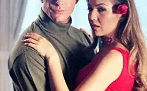 Los protagonistas de Rosalinda. Foto: (IMDB)