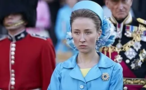 Erin Doherty caracterizada como la Princesa Ana. Foto: (IMDB)