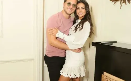 Diego Boneta y Renata Notni. Foto: (Revista Quién)