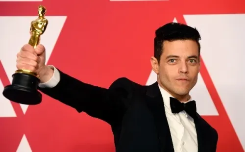 Rami Malek celebrando su Óscar. Foto: (Getty)