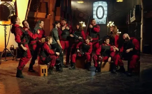 Los actores en el último día de rodaje. Foto: (Netflix)