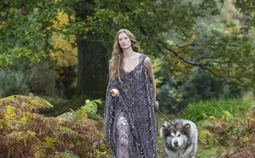 Alyssa Sutherland es Aslaug. Foto: (IMDB)