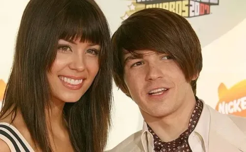 Drake Bell y Jimi Ono. Foto: (Nickelodeon)