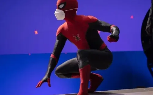 Tom Holland filmando la última película de Spiderman. Foto: (@tomholland2013)