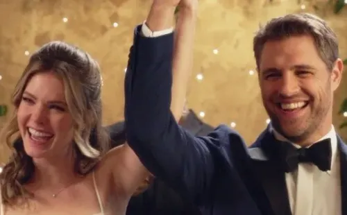 Sutton y Richard. Foto: (HULU)