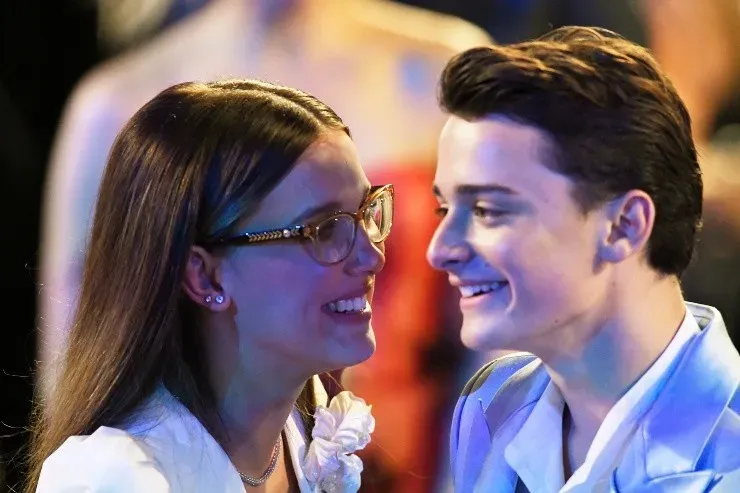 Noah Schnapp y Millie Bobby Brown