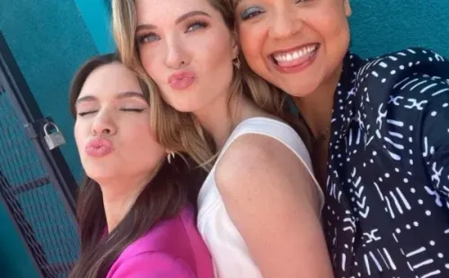 Las tres protagonistas de The Bold Type. Foto: (HULU)
