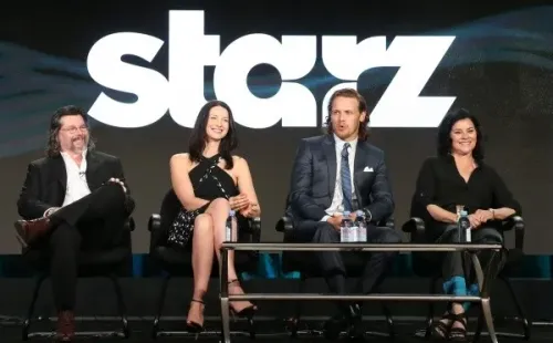 Ronald Moore, Caitriona Balfe, Sam Heughan y Diana Gabaldón. Foto: (Getty)