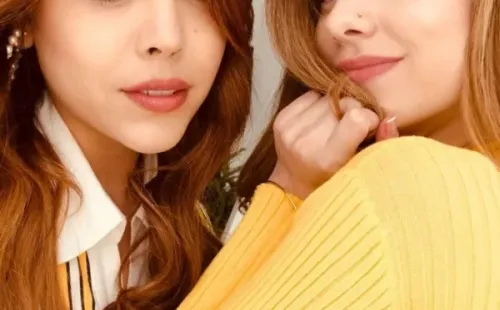 Danna Paola y Ester Expósito son grandes amigos. Foto: (Netflix)