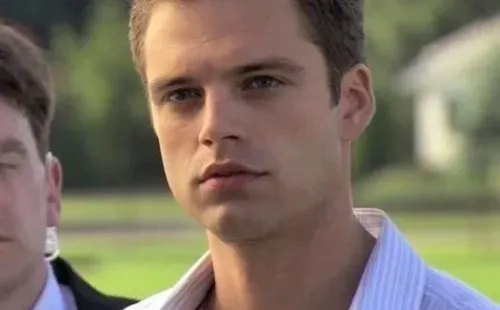 Sebastián Stan cuando interpretó a Carter Baizen. Foto: (IMDB)