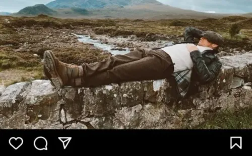 El comentario de Hudgens en la foto de Heughan.