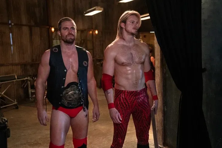 Stephen Amell y Alexander Ludwig son los protagonistas de Heels (Foto: StarzPlay)
