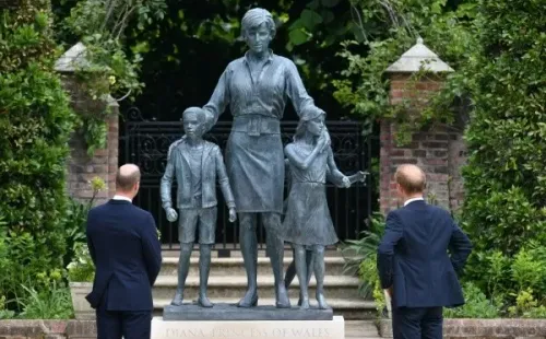 El último homenaje de los Príncipes a Lady Di. Foto: (Getty)