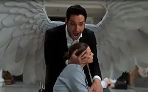 Lucifer protegiendo a Chloe. Foto: (IMDB)