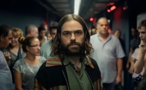 Peter Lanzani es Tadeo Vázquez Pena. Foto: (Netflix)