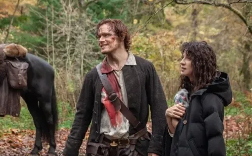 Caitriona Balfe y Sam Heughan durante los rodajes de la primera temporada. Foto: (Starz Play)