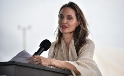 Angelina jolie afganistan instagram