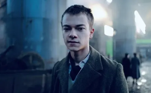 Conrad Khan el día que fue confirmado para Peaky Blinders. Foto: (BBC)