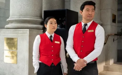 simu liu shang chi y la leyenda de los diez anillos marvel