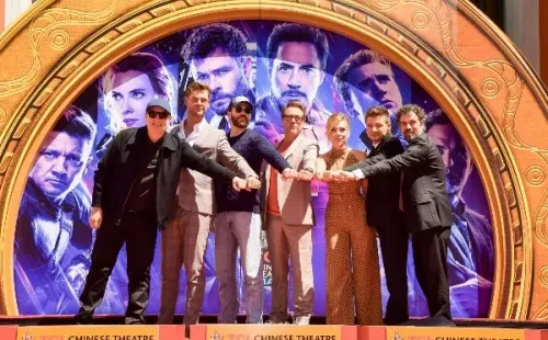 Los Vengadores junto a Kevin Feige. Foto: (Getty)
