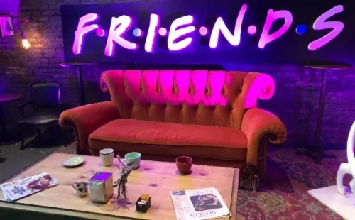 sofa central perk friends