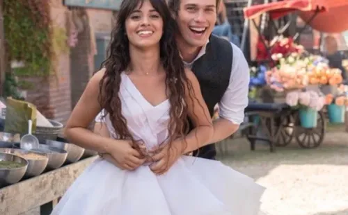 Nicholas Galitzine y Camila Cabello en el set. Foto: (Amazon Prime)