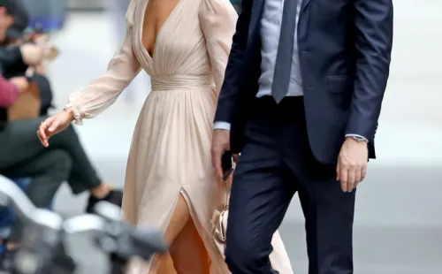 Jennifer Lawrence y su esposo. Foto: (Grosby Group).