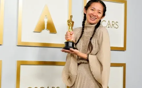 nomadland frances mcdormand chloe zhao