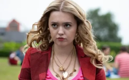 Aimee Lou Wood es Aimee Gibbs. Foto: (Netflix)