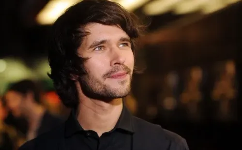 Ben Whishaw fue quien postuló a Jonathan Bailey. Foto: (Getty)