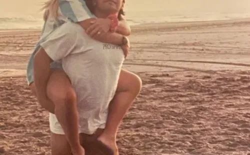 Diego Maradona y Claudia Villafañe. Foto: (@giamaradona)