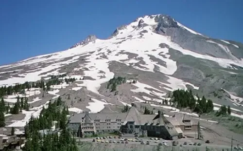 the shining hotel overlook