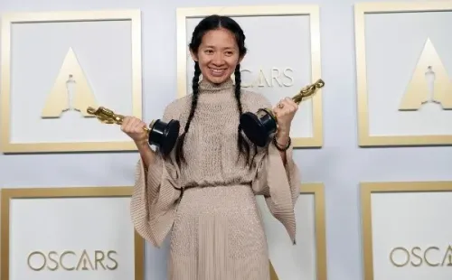 nomadland frances mcdormand chloe zhao oscars