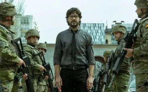 El Profesor ingresando al Banco de España. Foto: (Netflix)